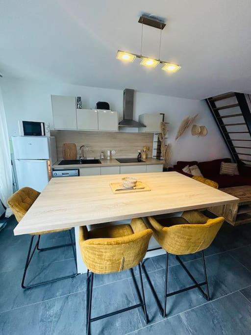 Appartement En Petite Camargue Saint-Laurent-d'Aigouze Luaran gambar